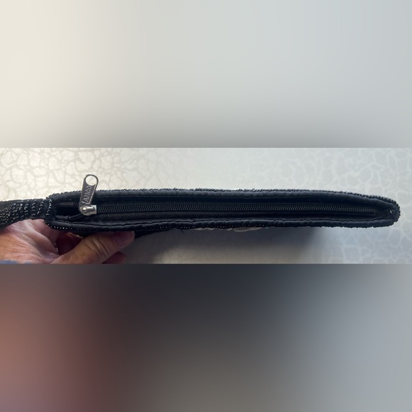 Hand beaded seashell wristlet purse - Picture 11 of 12